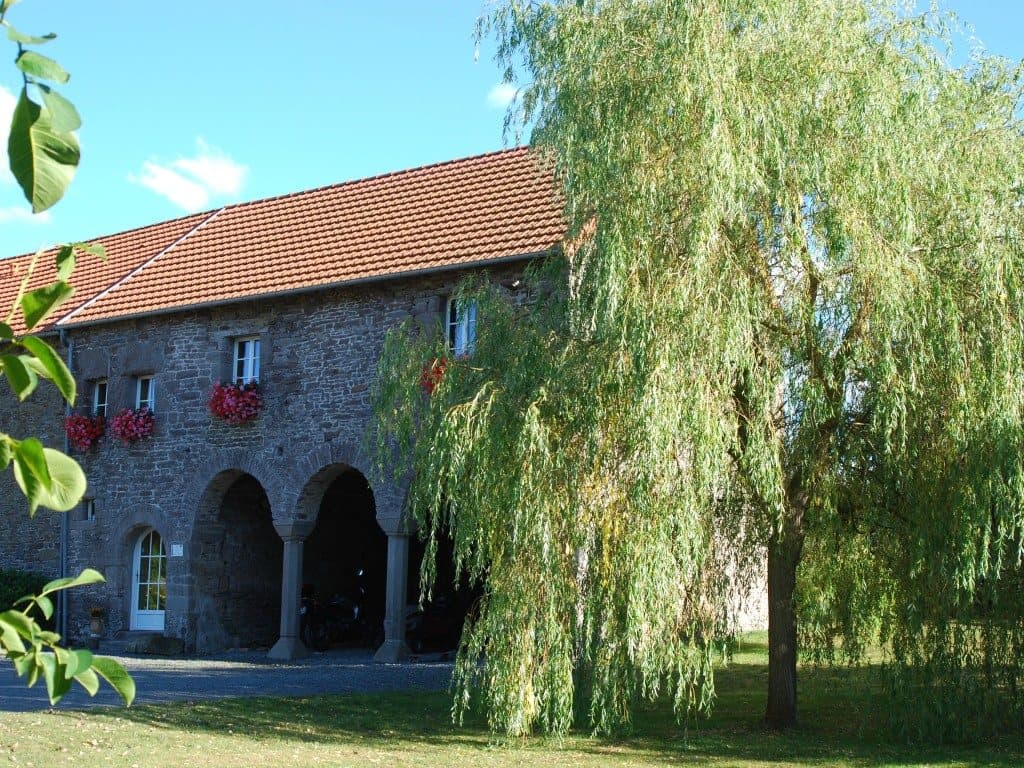 Le Manoir du Butel - La charretterie sous le saule
